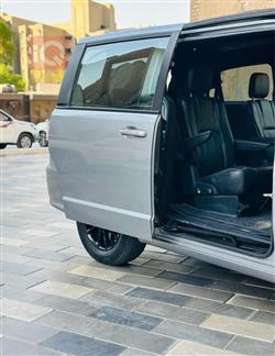 دۆج گراند کاراڤان